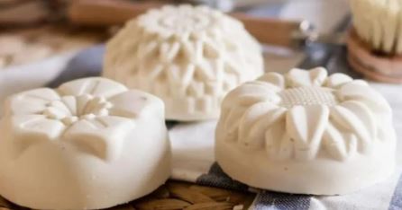 Class-Intro to Melt and Pour Soap Making - Dec 12th (5pm-7pm)